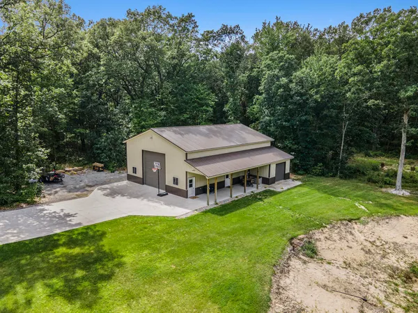 $899,900 | 5928 Heights Ravenna Road, Fruitport, MI 49415