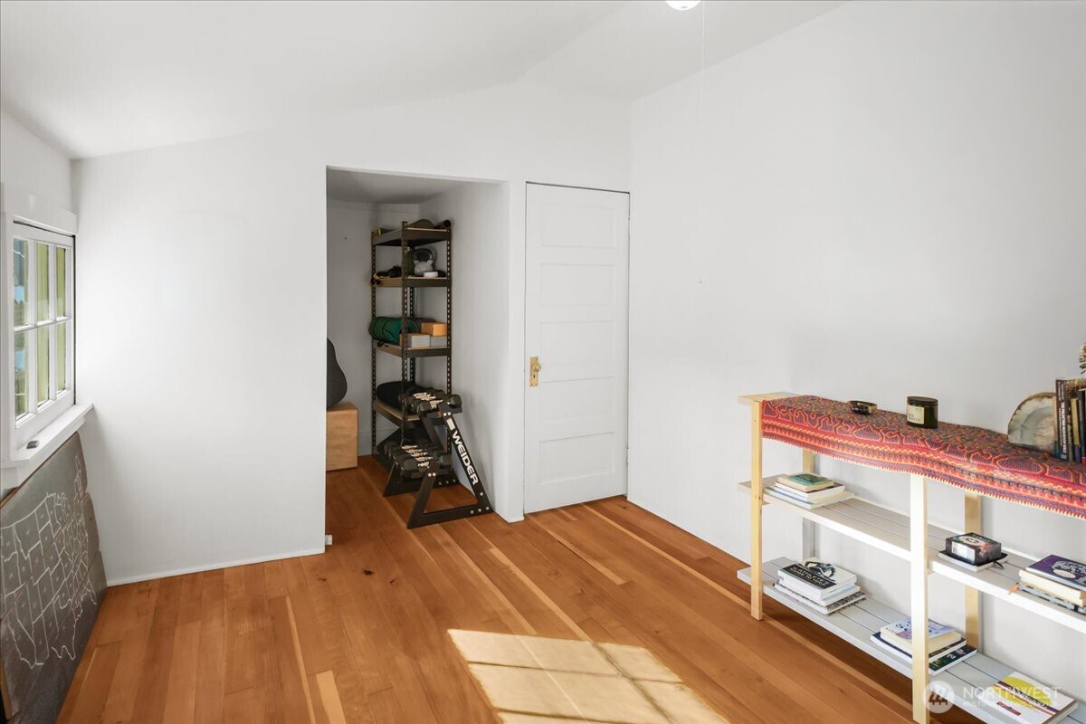 27730 Manzanita Beach Road Southwest Vashon, WA 98070 - Photo 11 of 22 Gallery Image 11