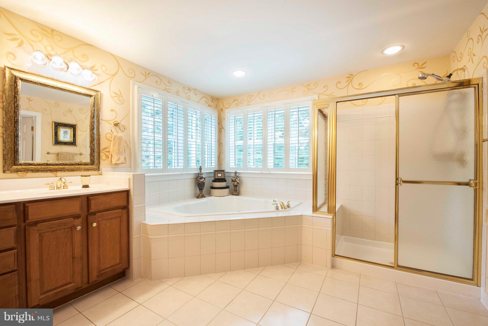 3509 Old Trail Road Edgewater, MD 21037 - Photo 22 of 30 Large Owners Bathroom - soaking tub & shower