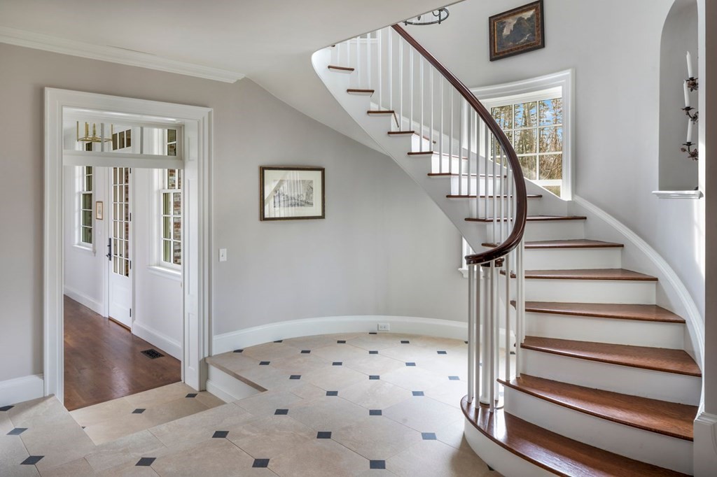 401 Sandy Valley Road Westwood, MA 02090 - Photo 3 of 26