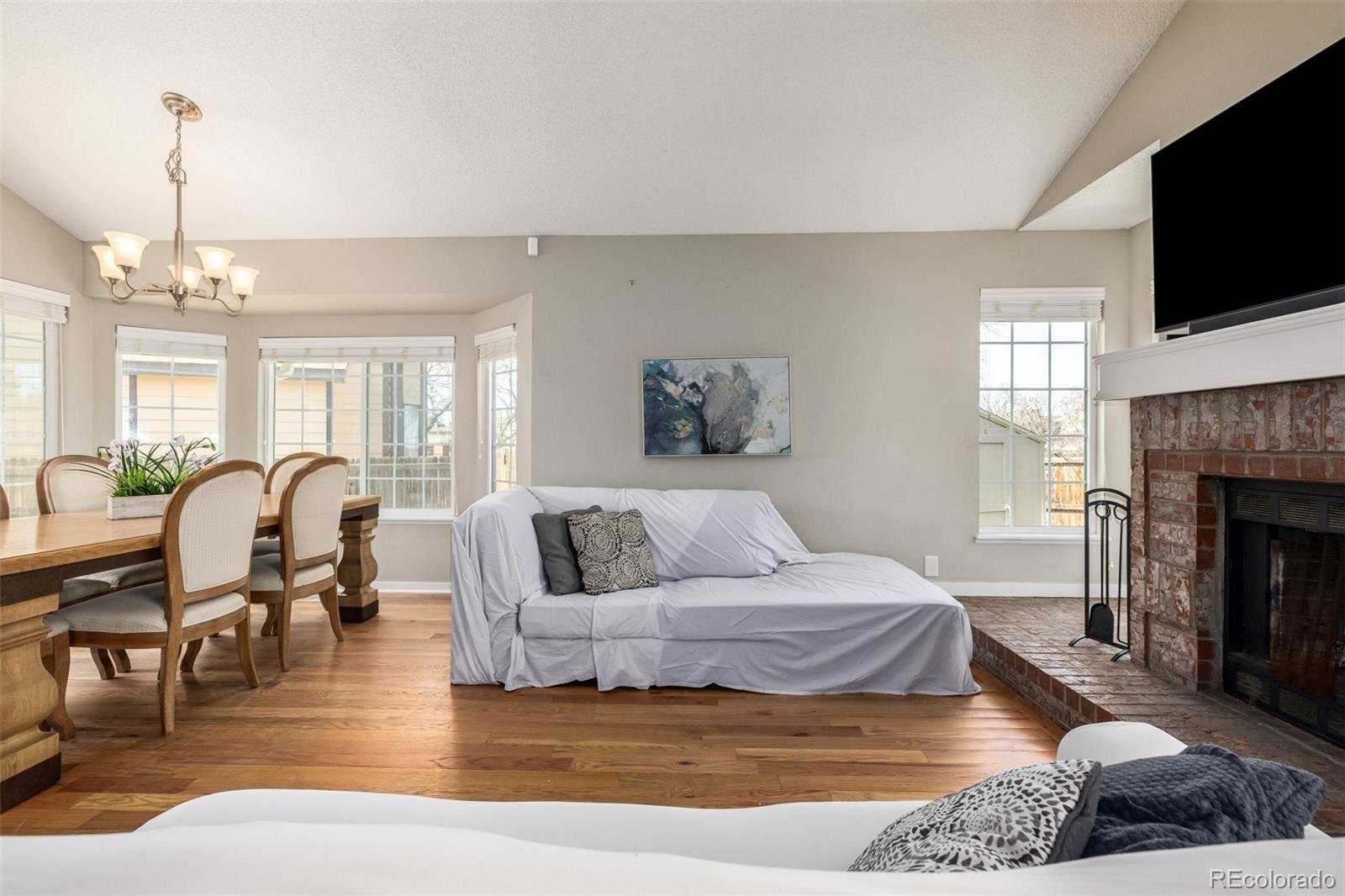 1116 South Rifle Circle Aurora, CO 80017 - Photo 6 of 47