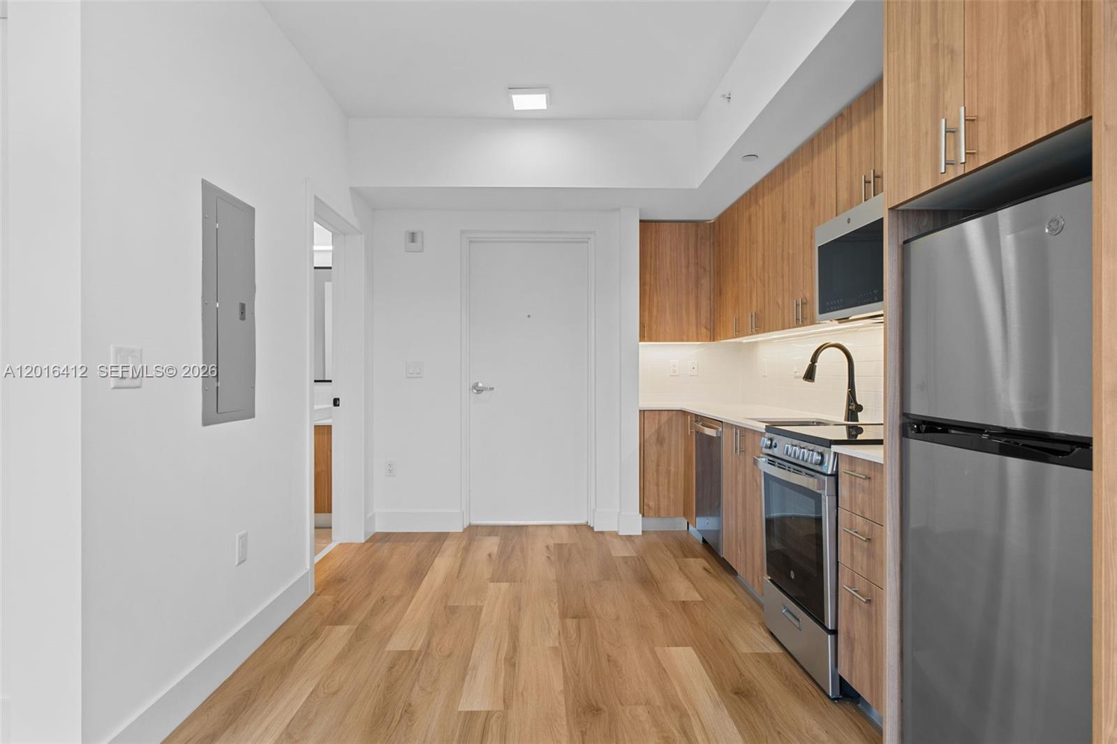 650 Southwest 1st Street, Unit 301 Miami, FL 33130 - Photo 3 of 16