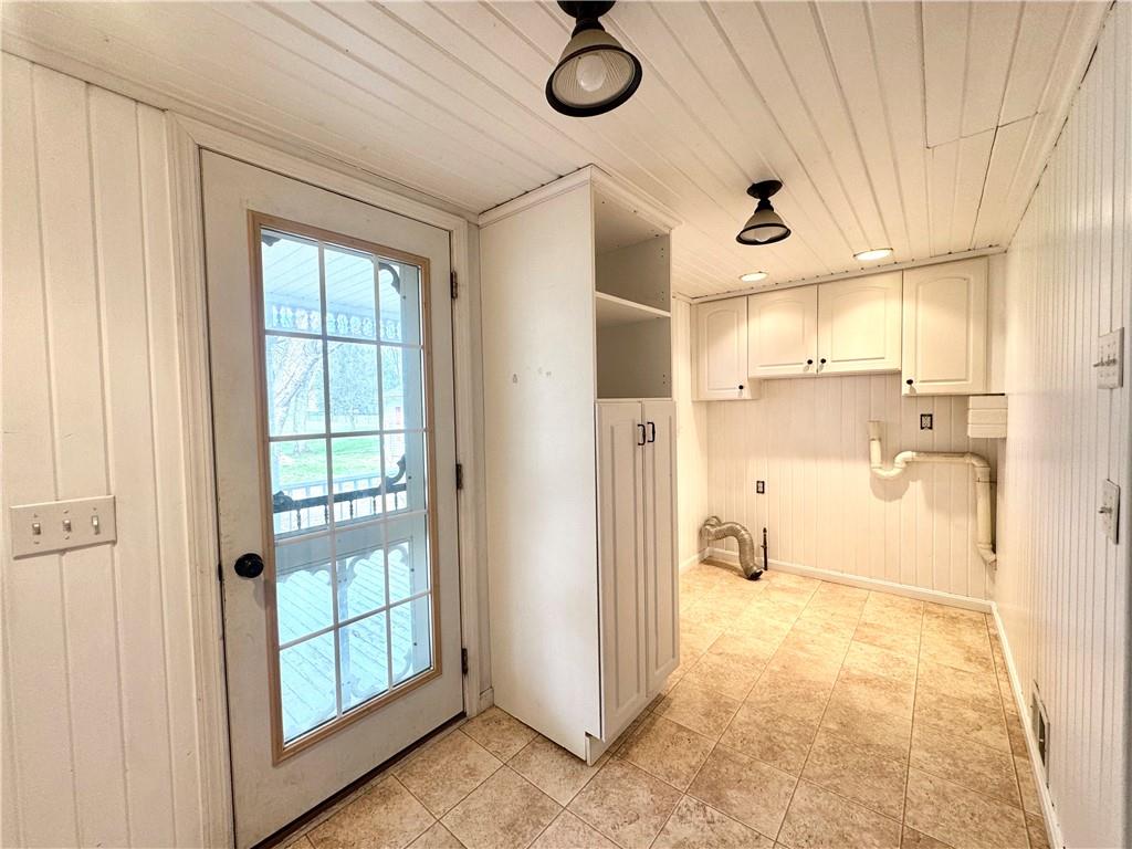 3282 Hann Hill Road Hermitage, PA 16148 - Photo 22 of 41 a bathroom with a glass shower door and a bathtub