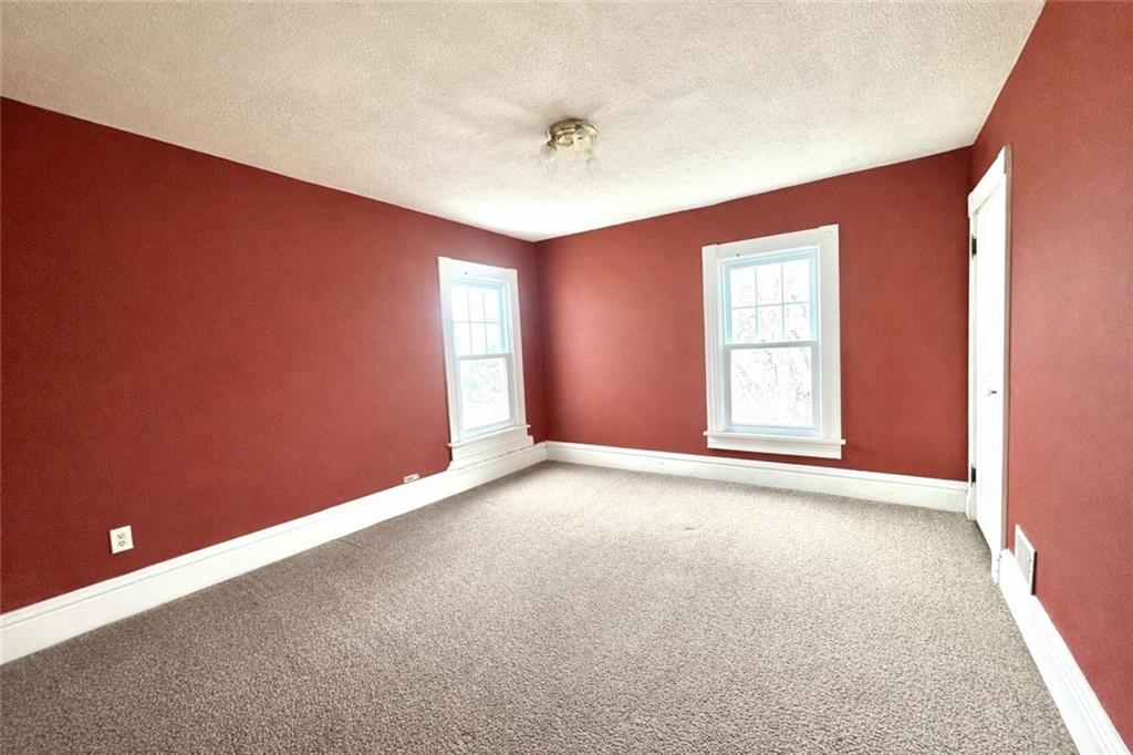 3282 Hann Hill Road Hermitage, PA 16148 - Photo 28 of 41 an empty room with windows and closet