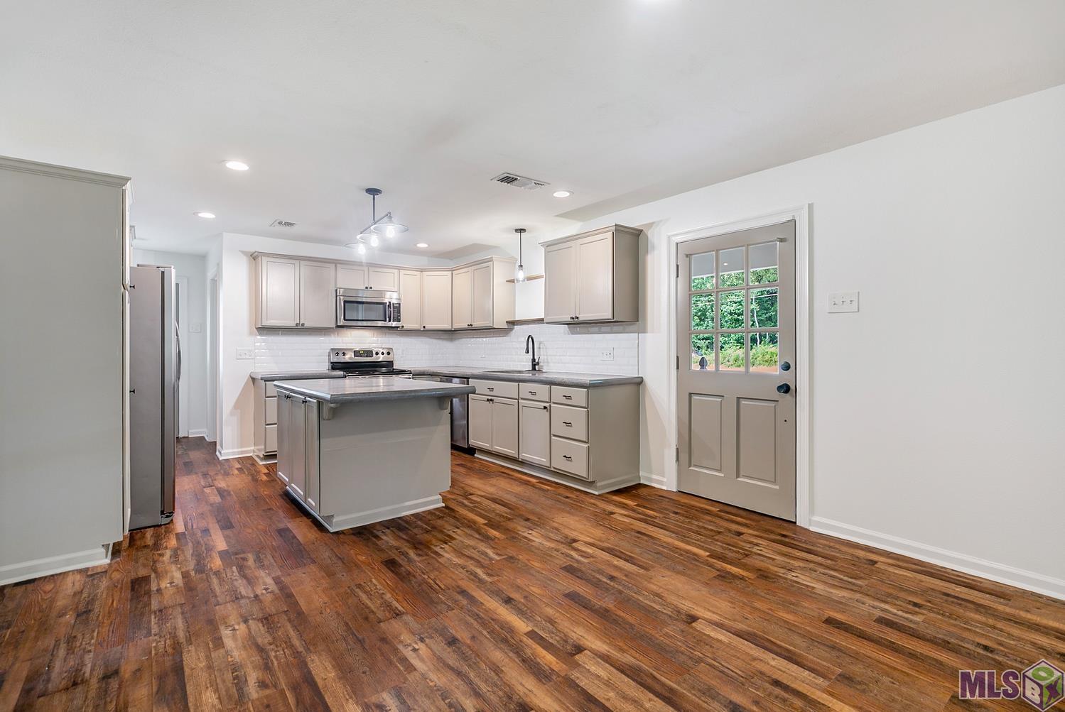 45316 Gold Place Road St. Amant, LA 70774 - Photo 5 of 14