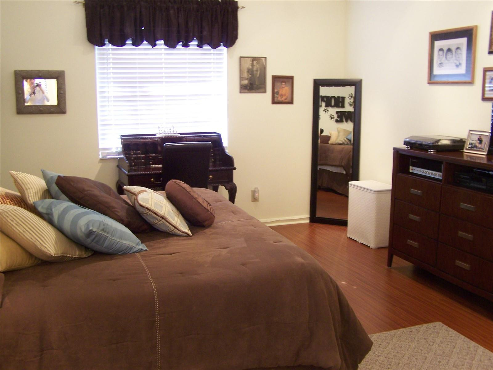 15521 South Roundtable Road Davie, FL 33331 - Photo 19 of 27 Photo 20