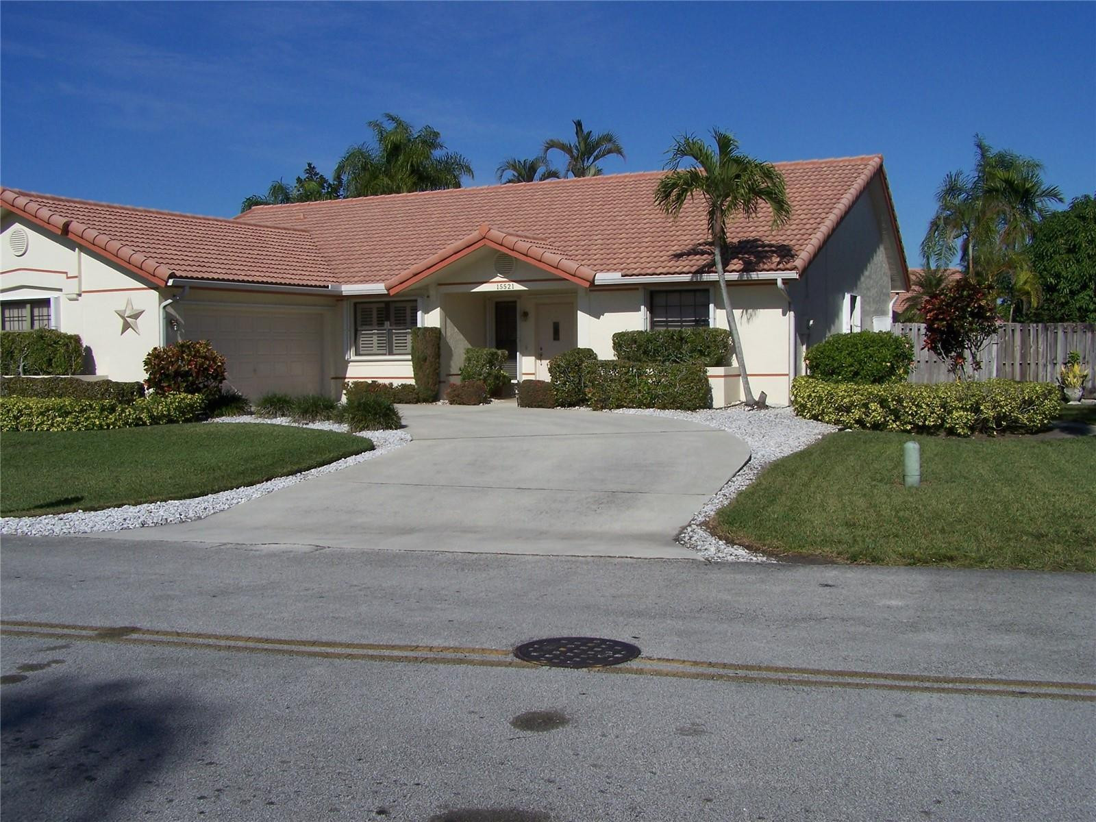 15521 South Roundtable Road Davie, FL 33331 - Photo 2 of 27 Photo 2
