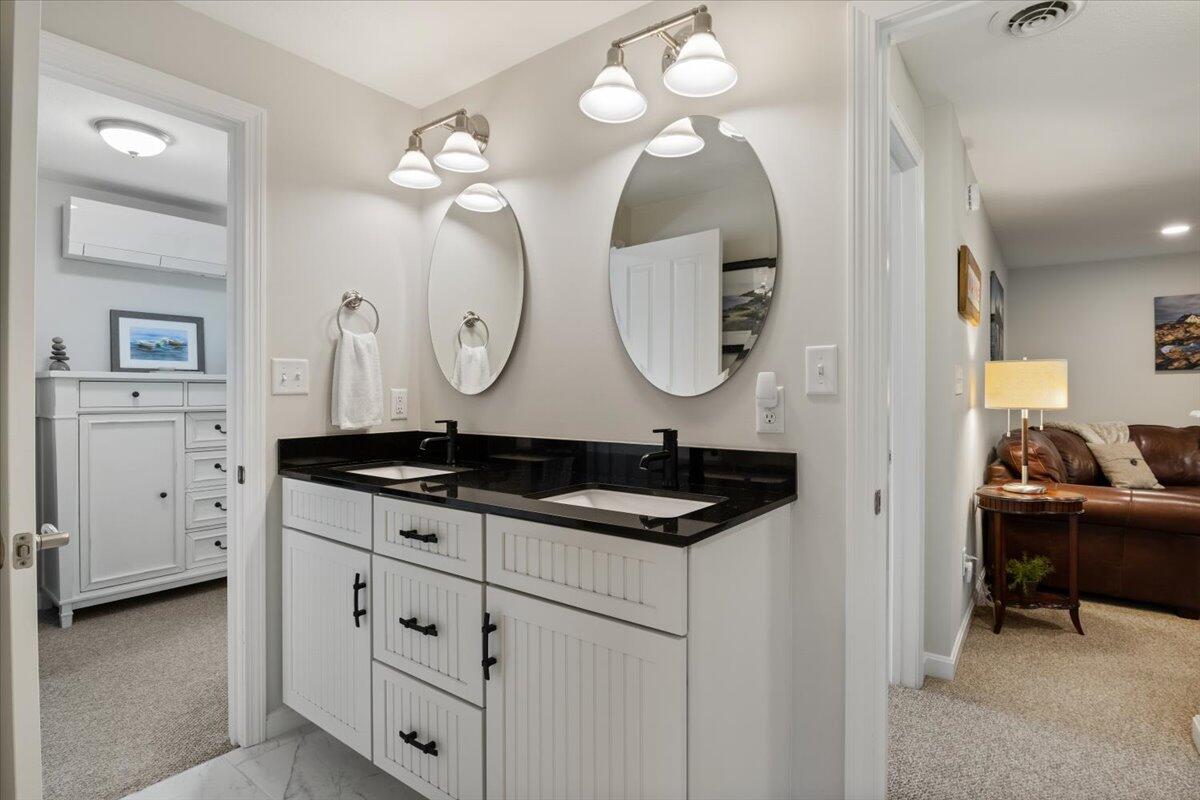 170 Millbrooke Farm Road, Unit 170 Wells, ME 04090 - Photo 43 of 48 2nd floor bath