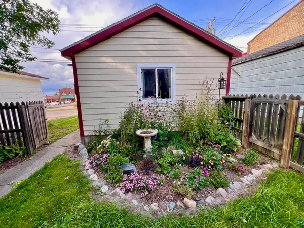 $172,000 | 27 East Harvey Street, Ely, MN 55731