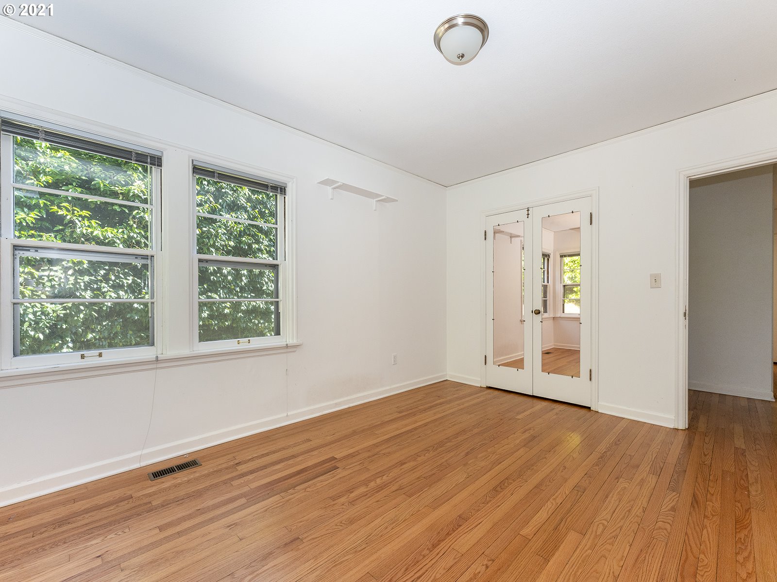 359 Southwest Hamilton Street Portland, OR 97239 - Photo 22 of 32 Gallery Image 22