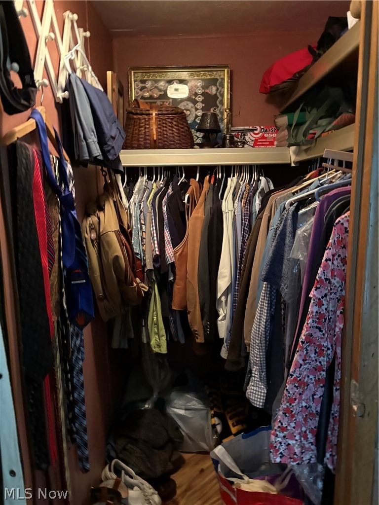 8701 Mayfield Road, Unit 148 Chesterland, OH 44026 - Photo 10 of 24 Walk-in Closet