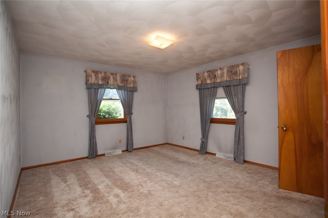 52323 Telegraph Road Amherst, OH 44001 - Photo 12 of 26 Gallery Image 12