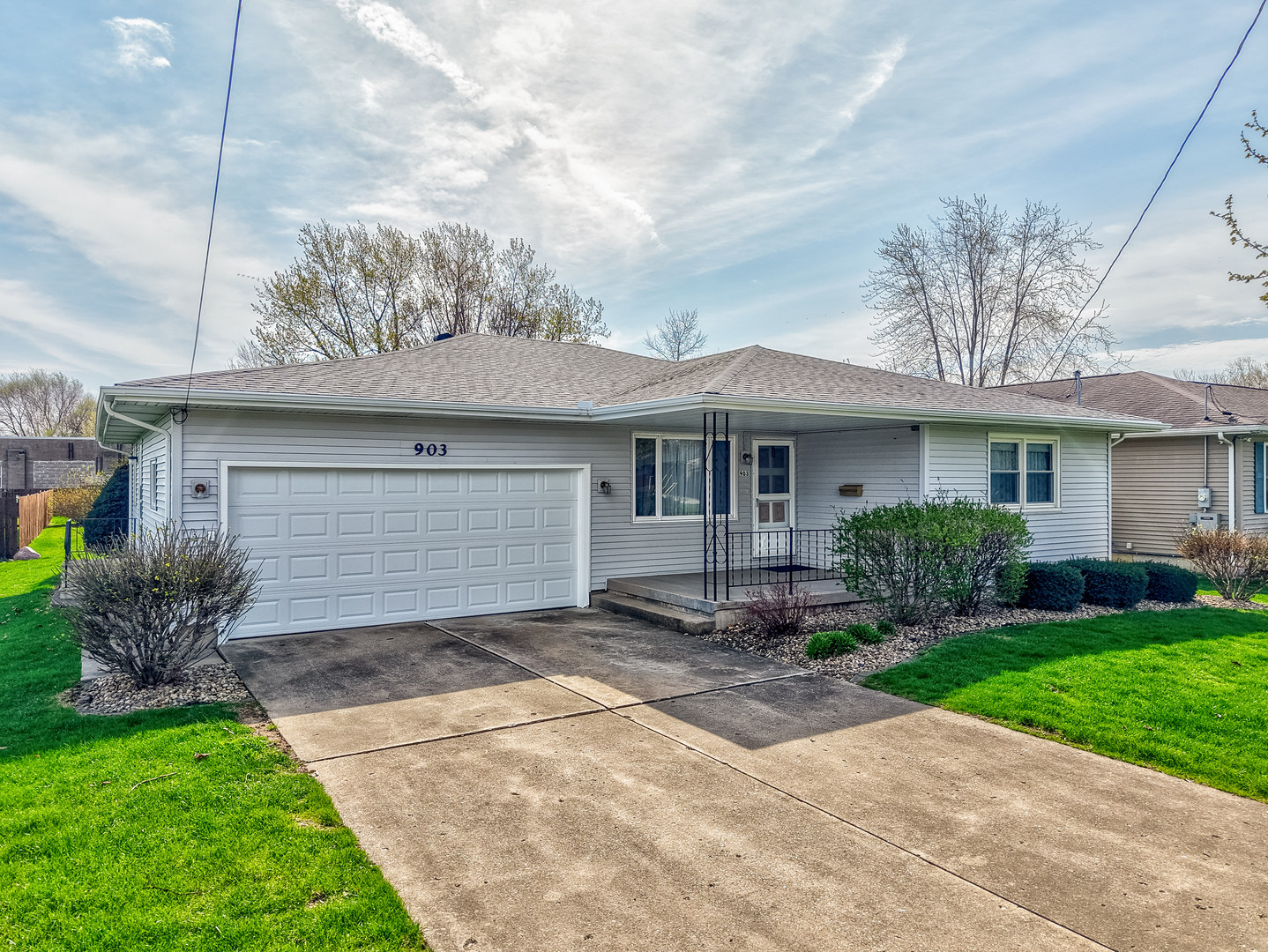 903 Milner Street Streator, IL 61364 - Photo 2 of 24
