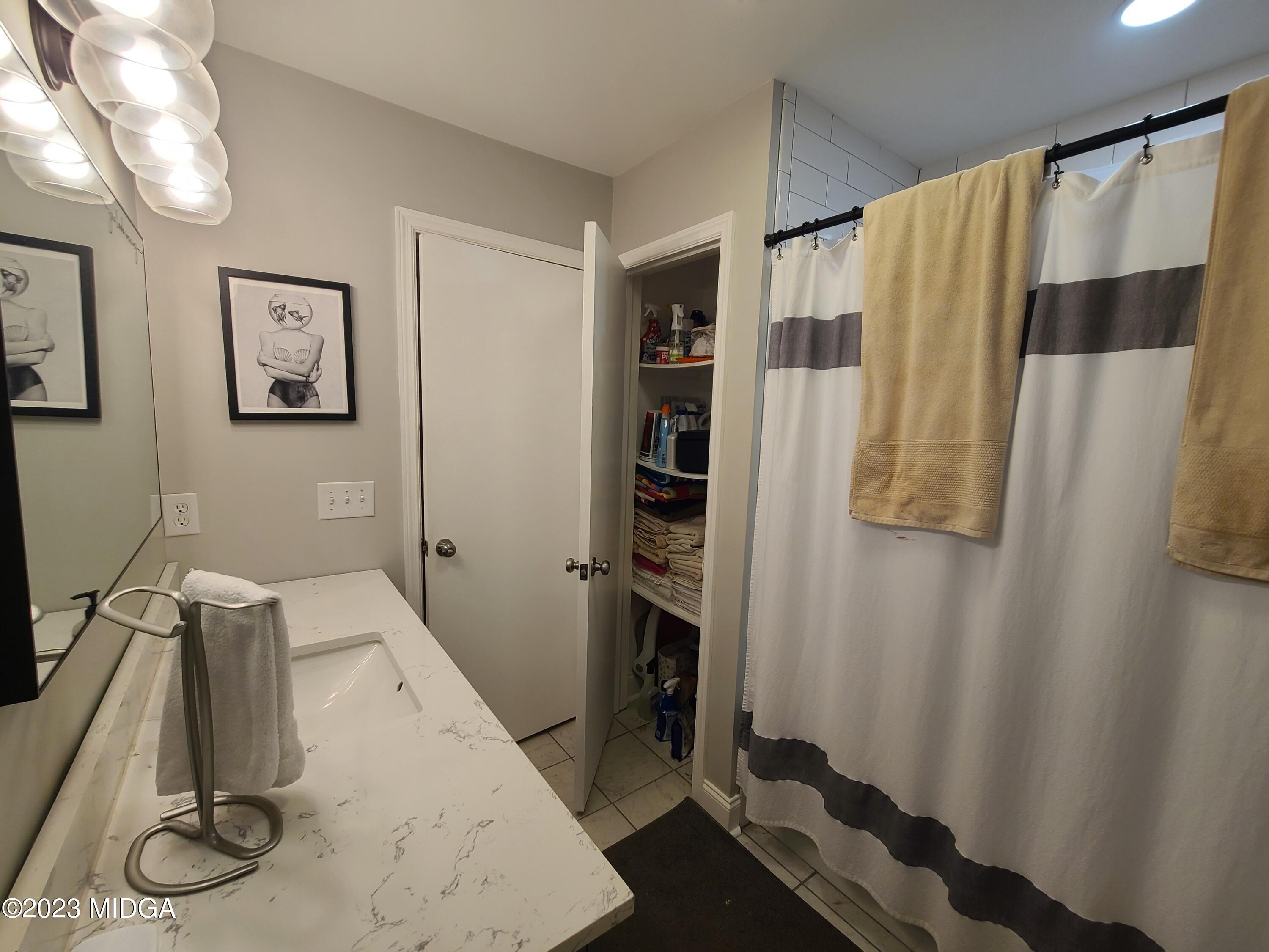 2638 Riverview Road Macon, GA 31204 - Photo 12 of 24 a view of walk in closet