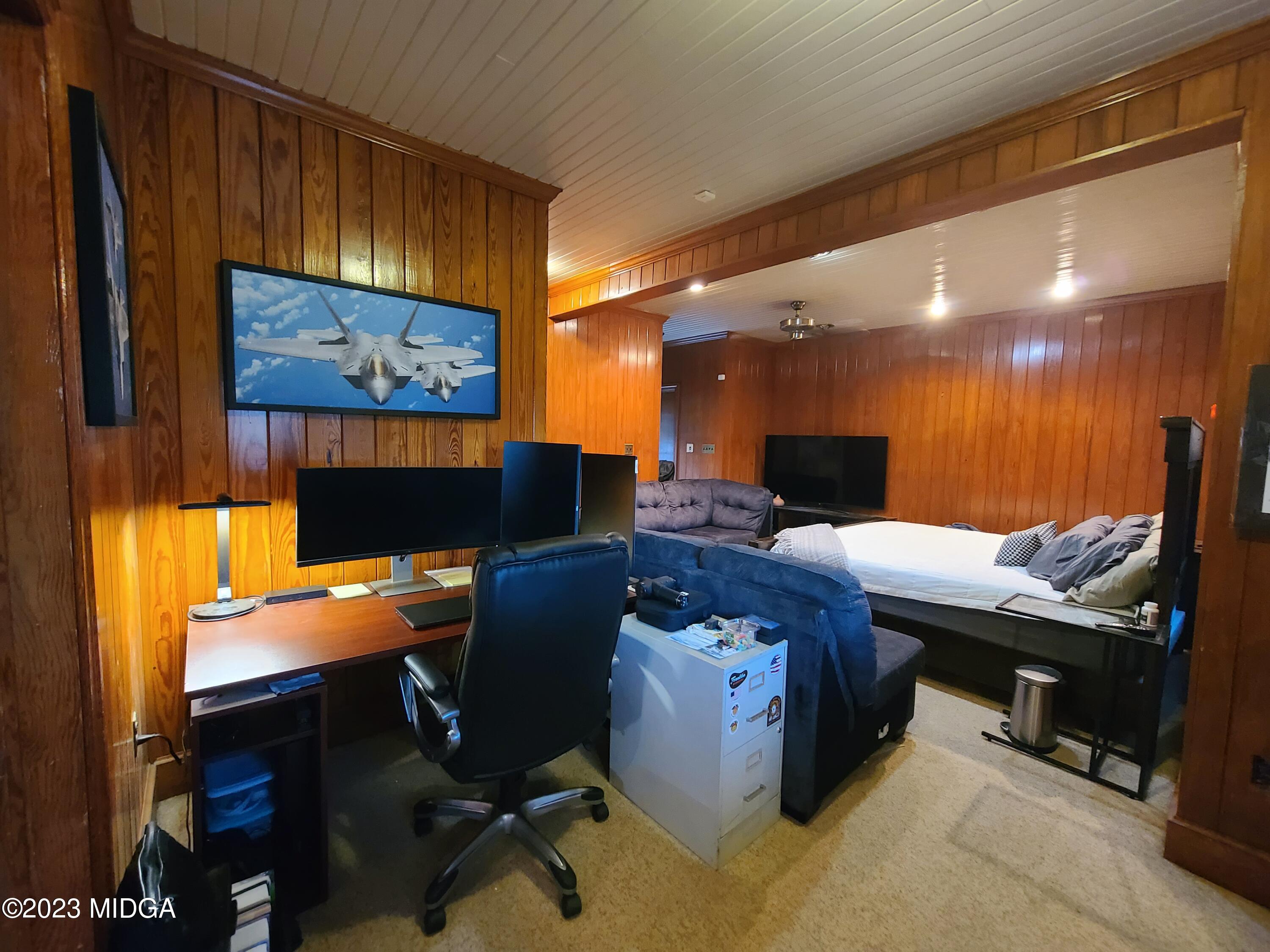 2638 Riverview Road Macon, GA 31204 - Photo 18 of 24 a room with furniture and screen