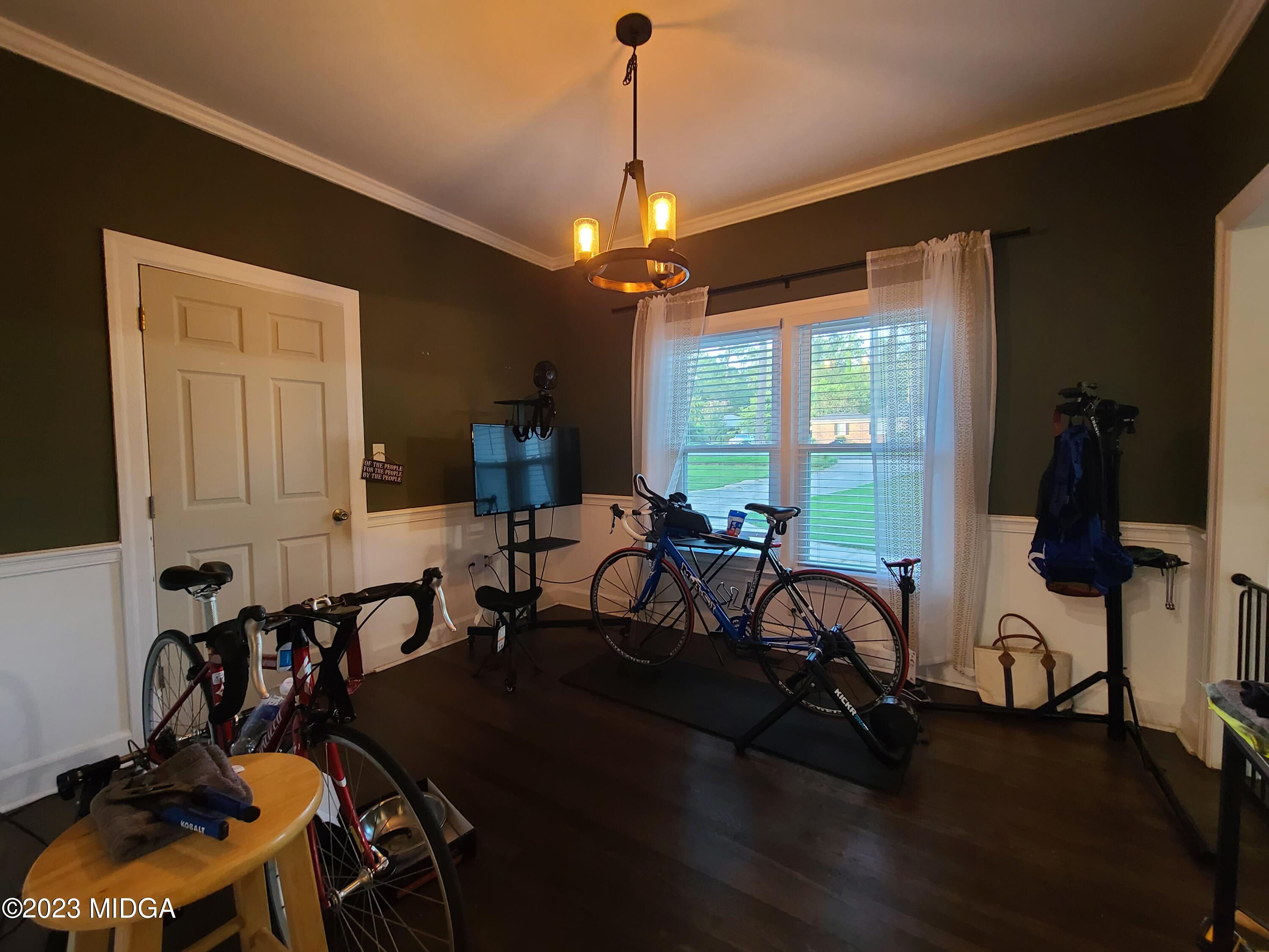 2638 Riverview Road Macon, GA 31204 - Photo 5 of 24 a view of a livingroom and dining room