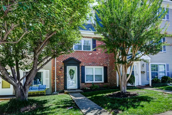 $189,000 | 410 West Cadbury Drive, Lynchburg, VA 24501
