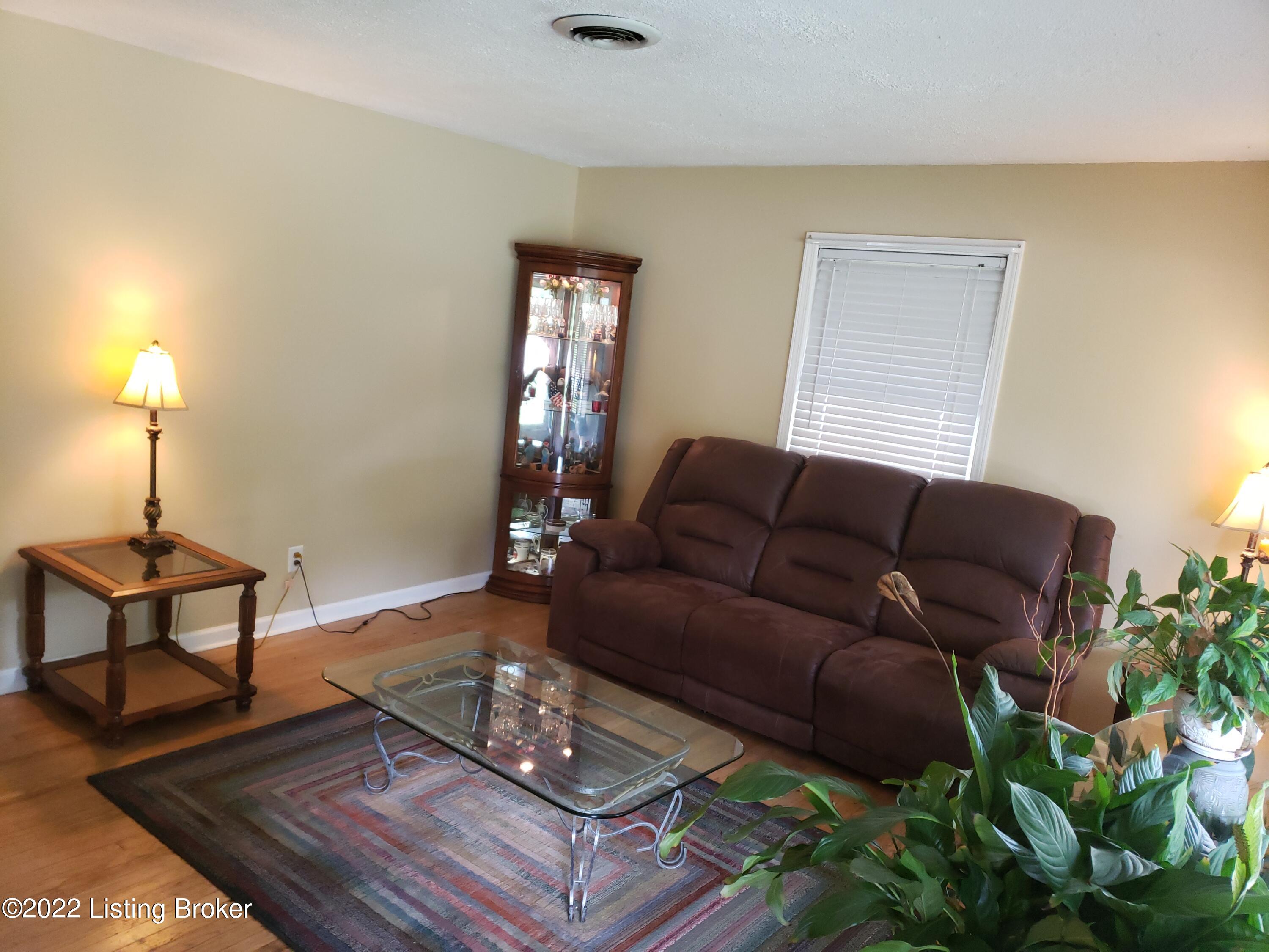 3624 Dell Road Louisville, KY 40299 - Photo 10 of 43 20220801_125023