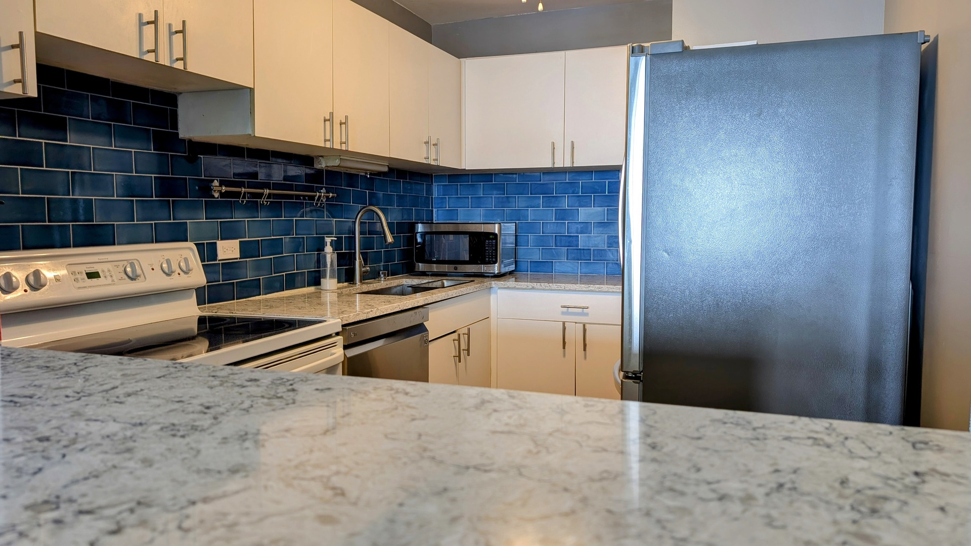 5320 North Sheridan Road, Unit 1301 Chicago, IL 60640 - Photo 11 of 65 Gallery Image 11