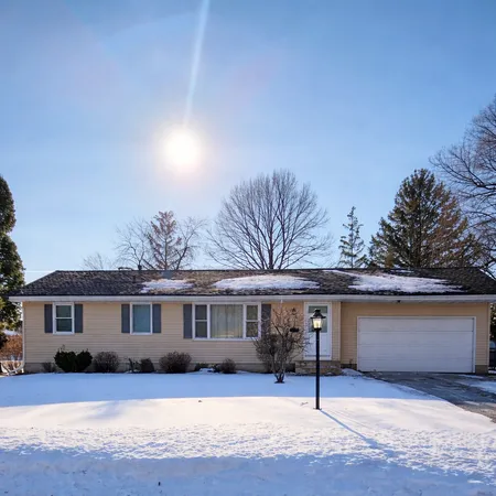 $2,750 | 7617 Scott Avenue North, Brooklyn Park, MN 55443