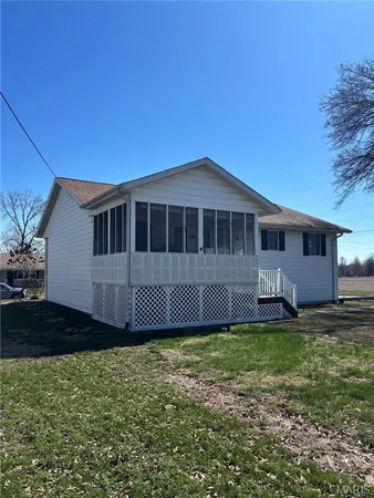 $185,000 | 640 Meadowbrook Lane, Centralia, IL 62801