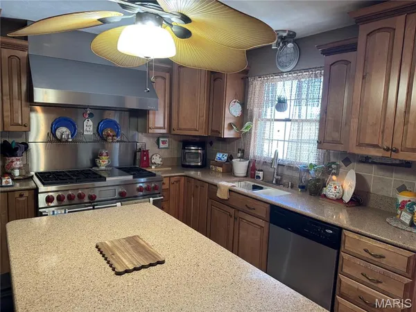 $185,000 | 640 Meadowbrook Lane, Centralia, IL 62801