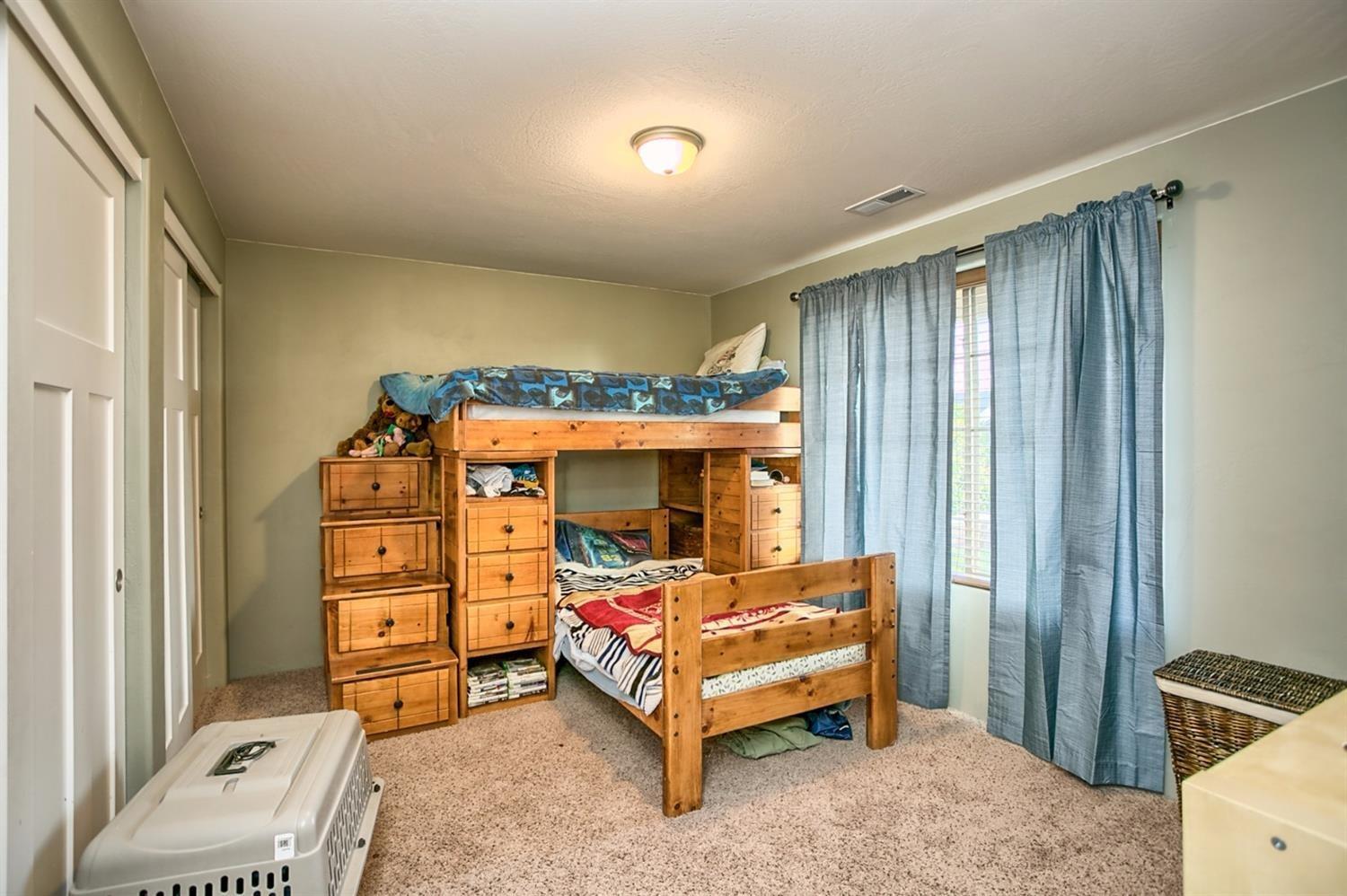 569 Barton Road Eagle Point, OR 97524 - Photo 17 of 23 Nice bedroom or office area.
