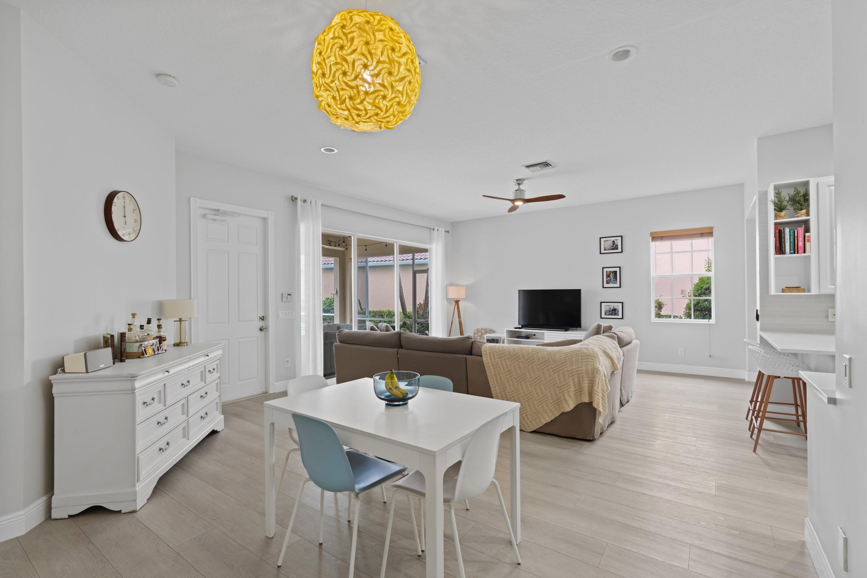 118 Florence Drive Jupiter, FL 33458 - Photo 11 of 41 Living/Dining Room