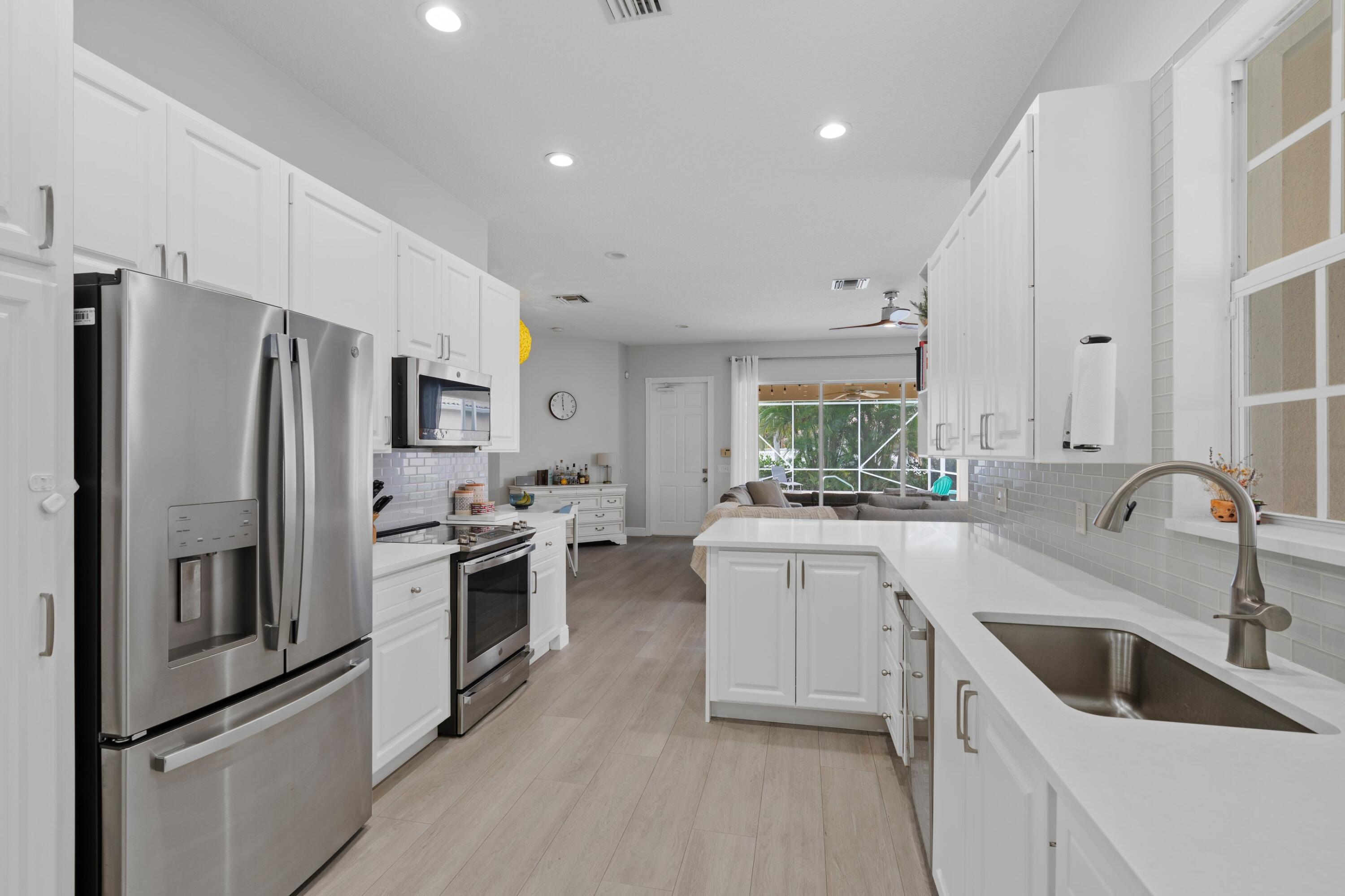 118 Florence Drive Jupiter, FL 33458 - Photo 13 of 41 Kitchen