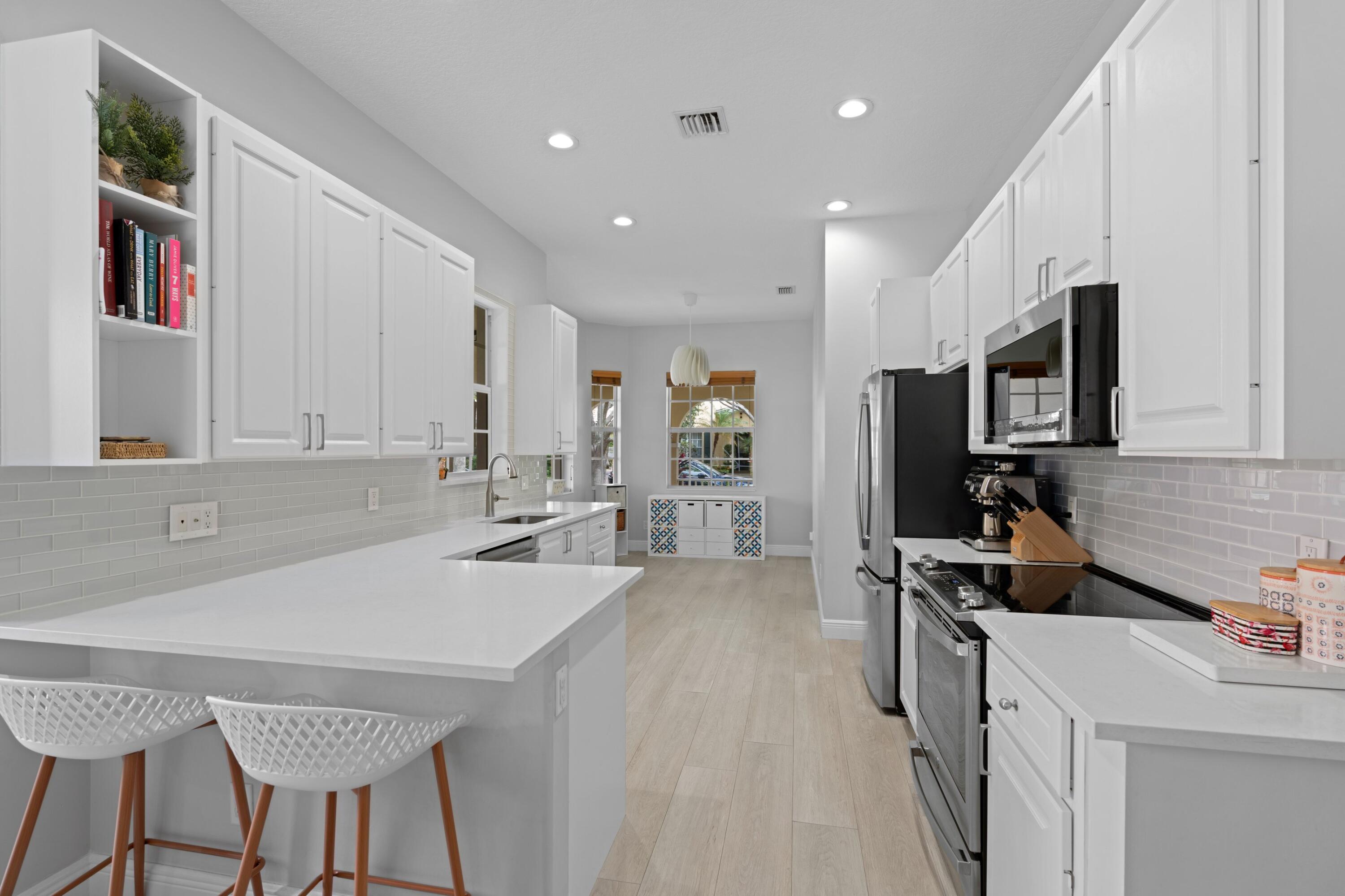 118 Florence Drive Jupiter, FL 33458 - Photo 14 of 41 Kitchen