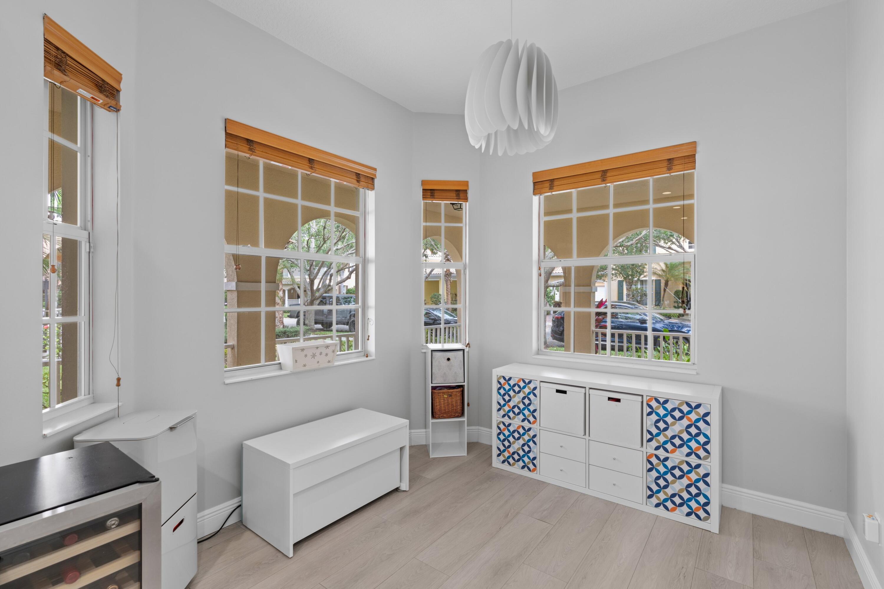 118 Florence Drive Jupiter, FL 33458 - Photo 16 of 41 Kitchen Dining Room