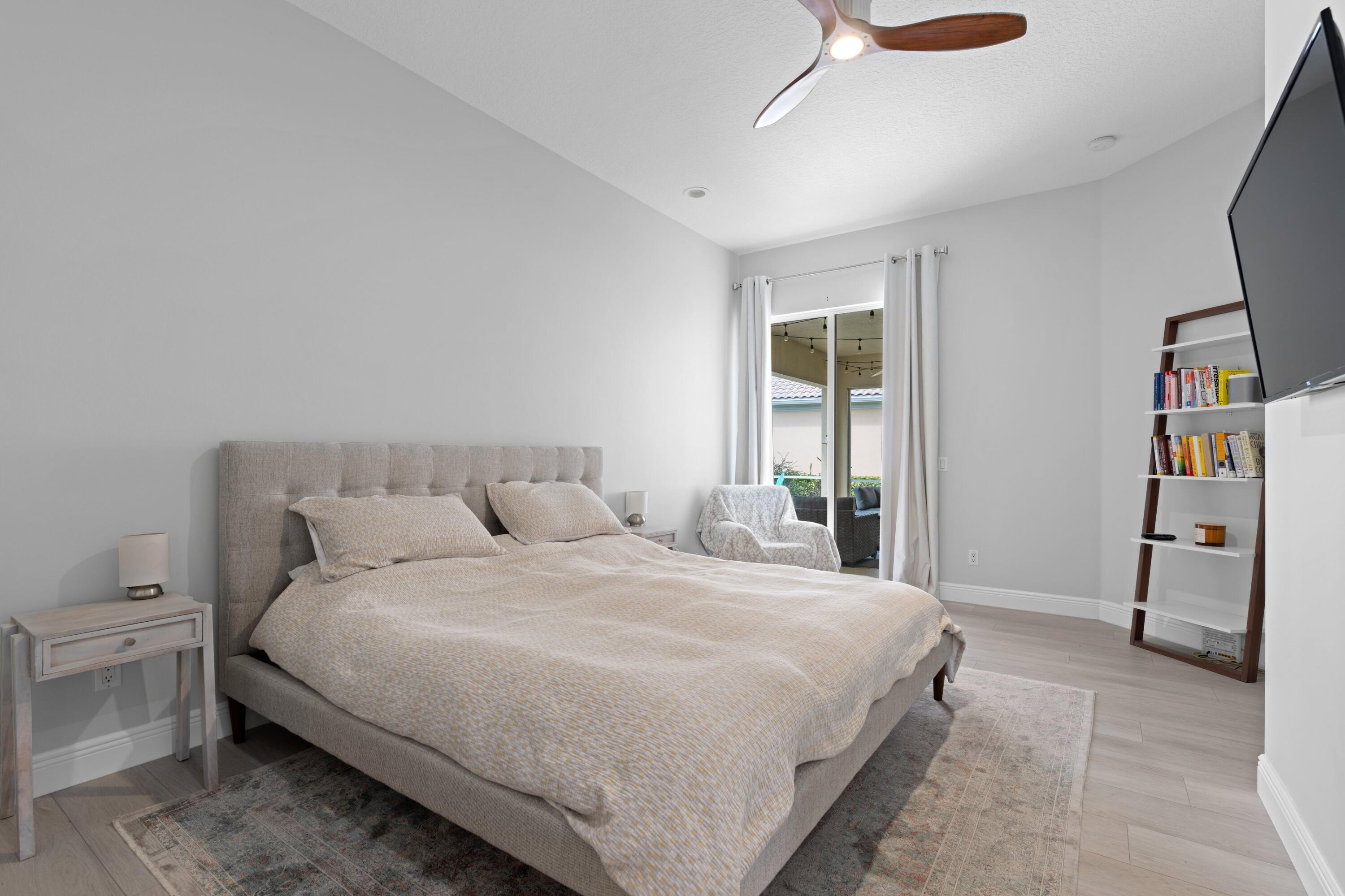 118 Florence Drive Jupiter, FL 33458 - Photo 17 of 41 Primary Bedroom