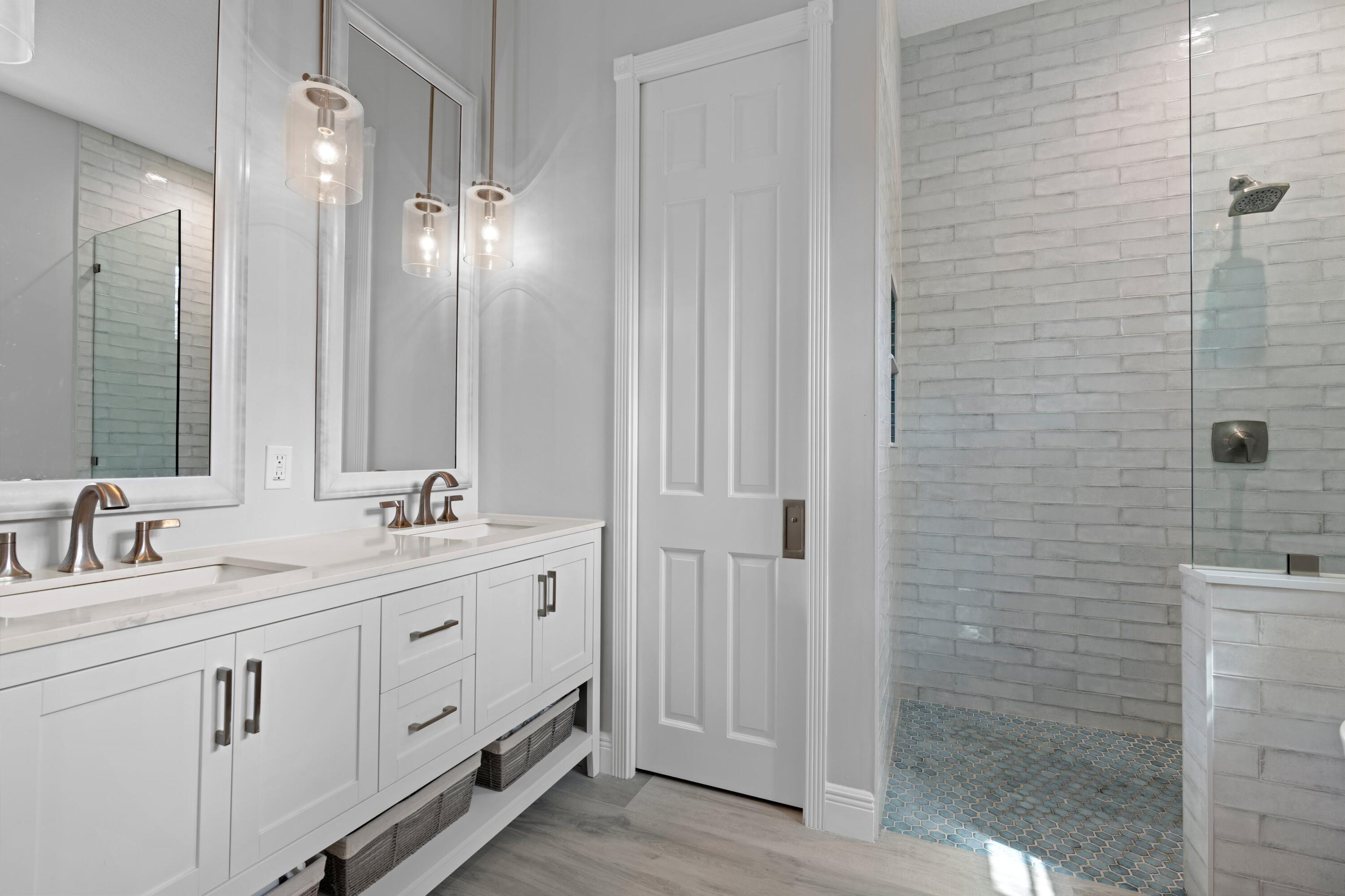 118 Florence Drive Jupiter, FL 33458 - Photo 21 of 41 Primary Bedroom Bathroom