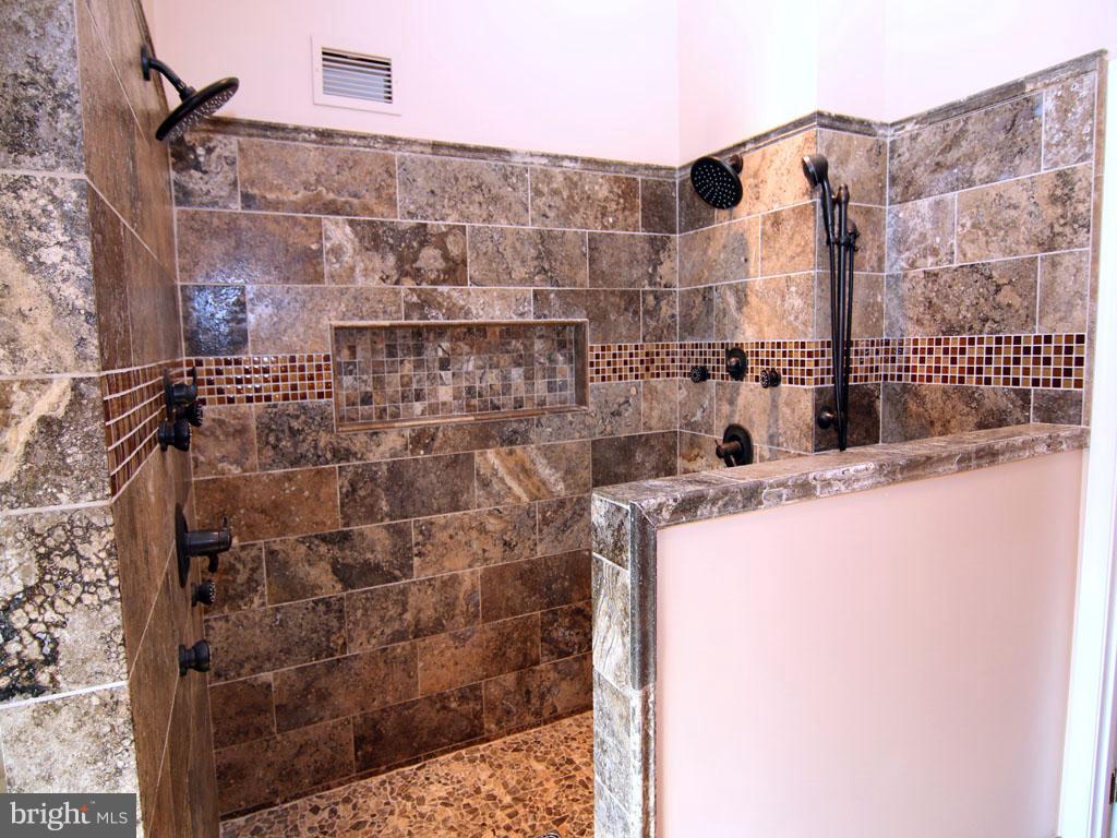 7623 Bear Forest Road Hanover, MD 21076 - Photo 14 of 30 Bath (Master)