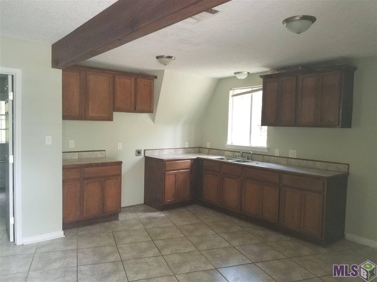 16817 Strain Road Baton Rouge, LA 70816 - Photo 9 of 12 Gallery Image 9