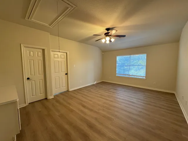 $2,650 | 34 North Montfair Park Circle, The Woodlands, TX 77382