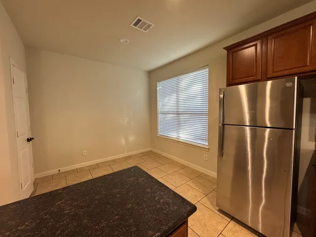 $2,650 | 34 North Montfair Park Circle, The Woodlands, TX 77382