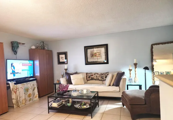 $1,600 | 804 Southeast 7th Street, Unit 101, Deerfield Beach, FL 33441