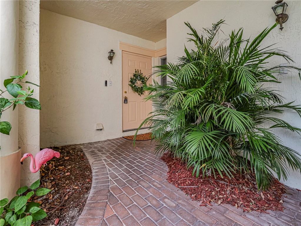 572 7th Square Southwest, Unit 101 Vero Beach, FL 32962 - Photo 20 of 23