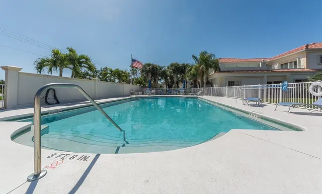 $3,500 | 572 7th Square Southwest, Unit 101, Vero Beach, FL 32962