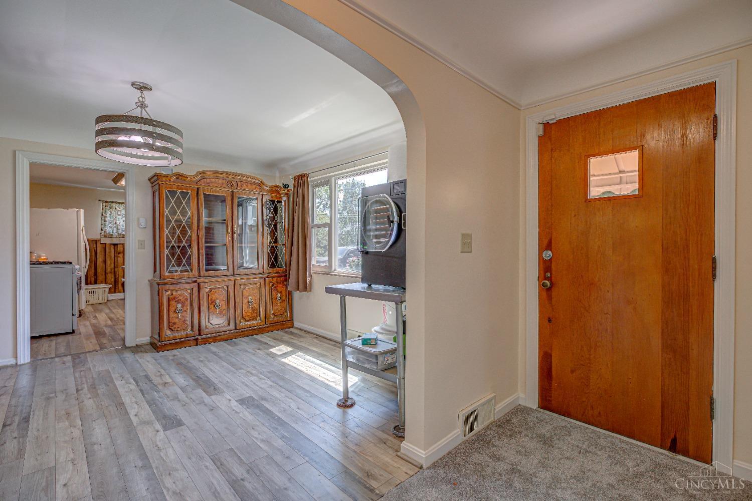 10614 West Mill Road Cincinnati, OH 45240 - Photo 8 of 36
