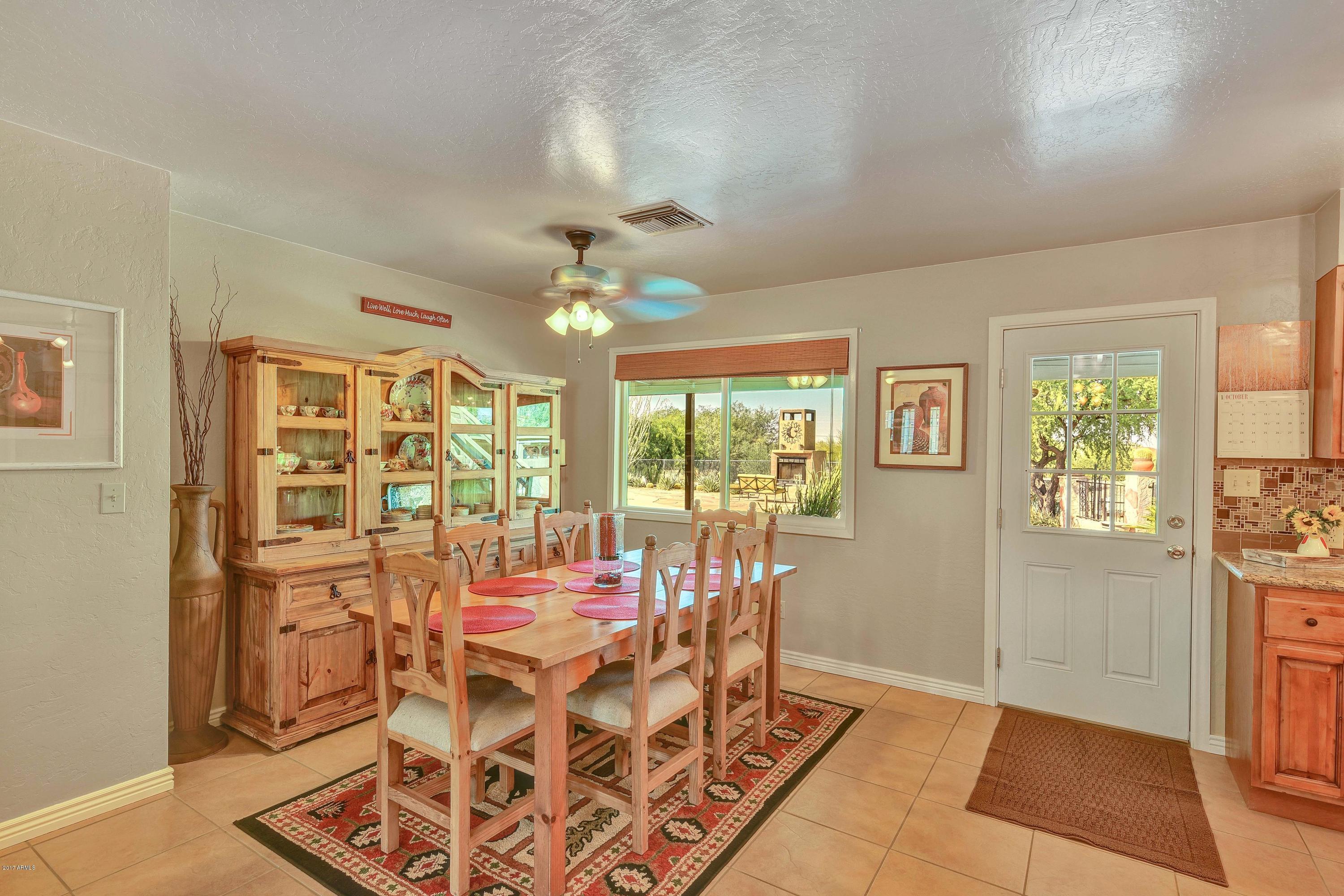 62 South Mountain View Road Apache Junction, AZ 85119 - Photo 7 of 35 Dining room