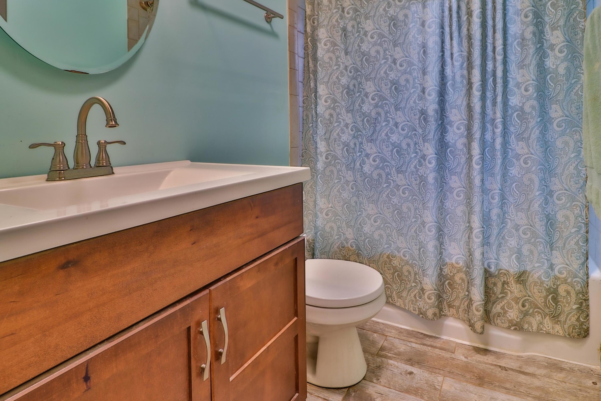 103 South Seneca Road Oak Ridge, TN 37830 - Photo 15 of 26 a bathroom with a sink and a toilet