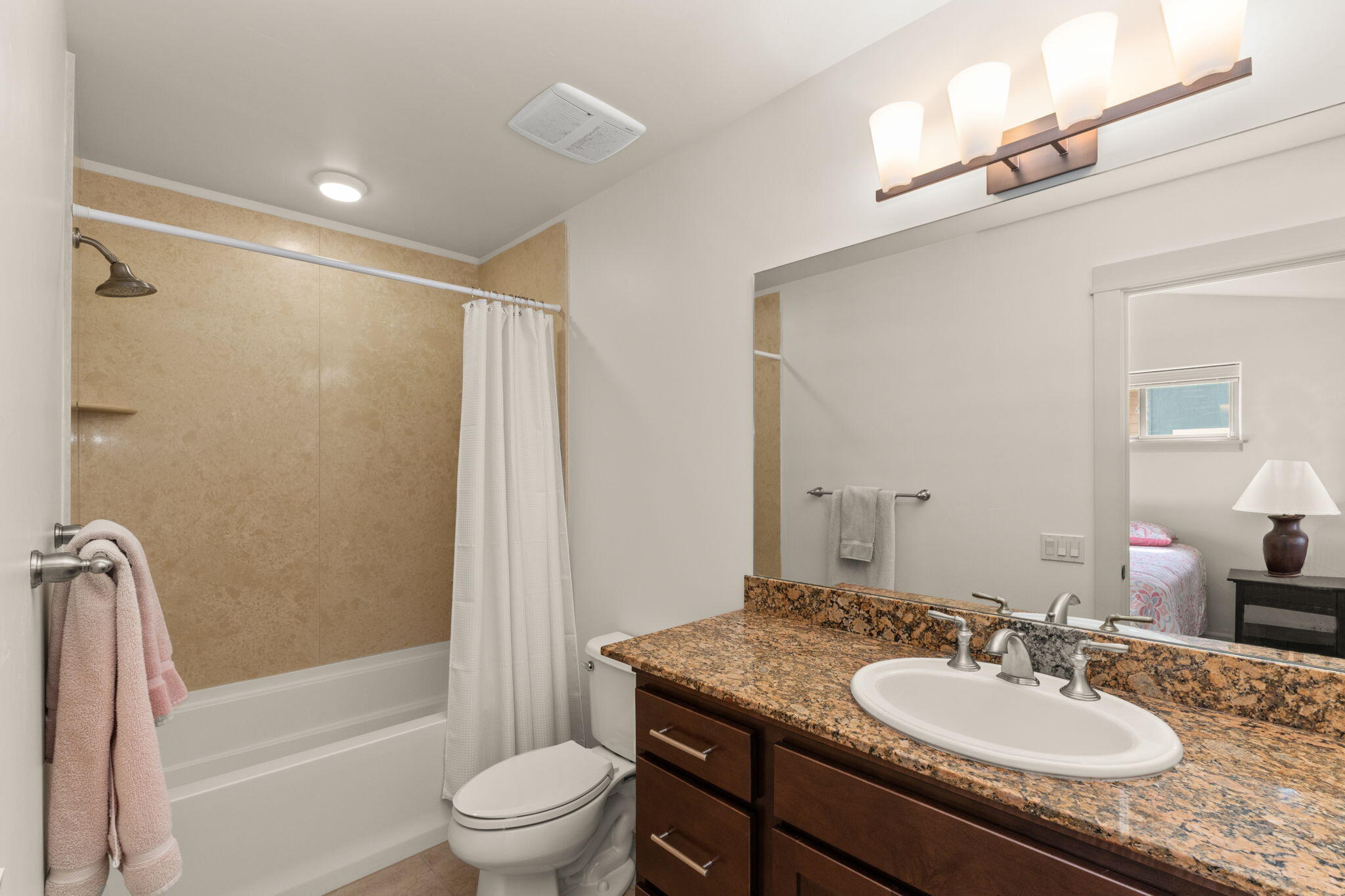2483 Woodside Boulevard Hailey, ID 83333 - Photo 18 of 27 Granite Counter