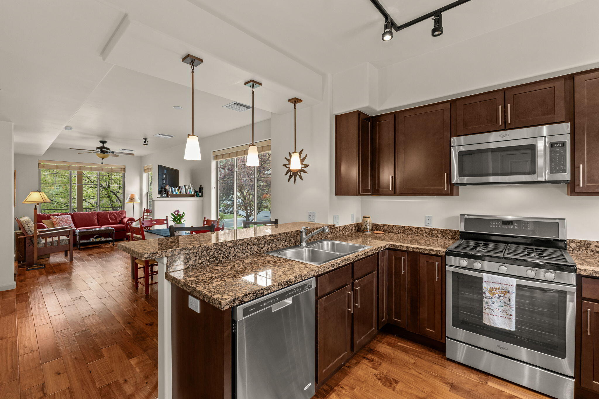2483 Woodside Boulevard Hailey, ID 83333 - Photo 8 of 27 Granite Counters