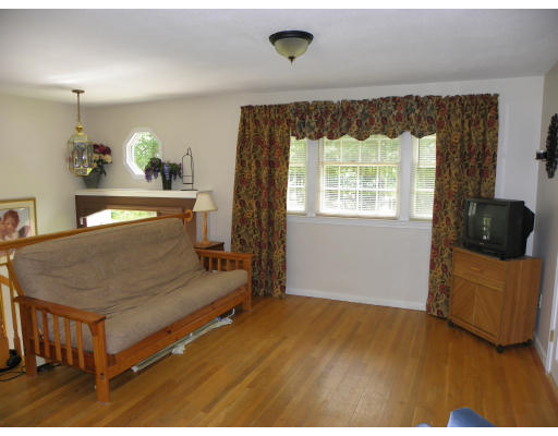 12 Shirley Road Townsend, MA 01469 - Photo 4 of 9