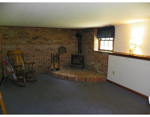 12 Shirley Road Townsend, MA 01469 - Photo 7 of 9