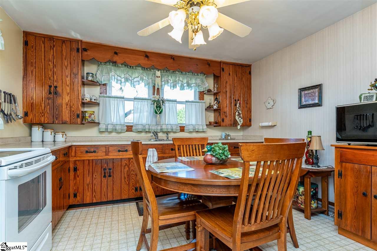 49 South Fairfield Road Greenville, SC 29605 - Photo 8 of 33 Gallery Image 8