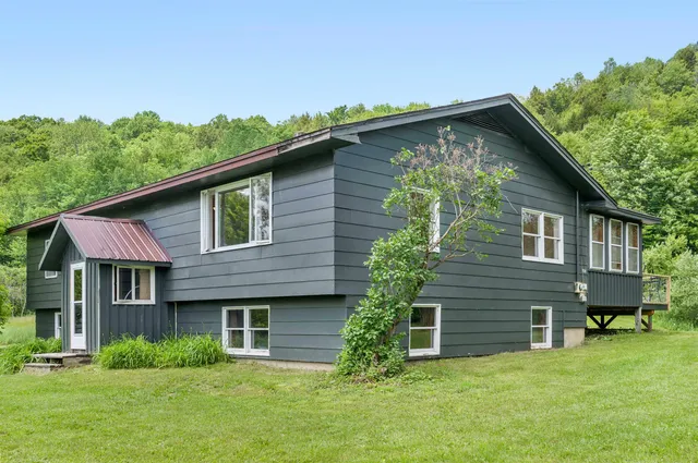 $399,000 | 3534 Highway 2, Marshfield, VT 05658