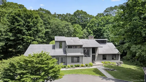$2,320,000 | 230 East Middle Patent Road, Bedford, NY 10506